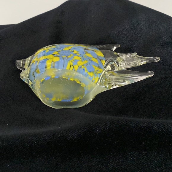 Hand blown glass accent pieces. - Picture 5 of 10